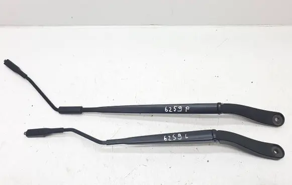 Front wiper blade arm