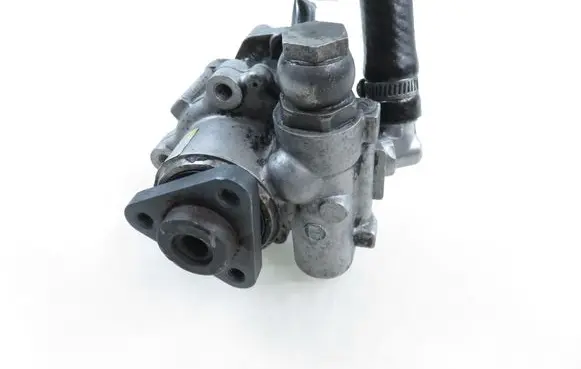 Audi A4 S4 B5 8D Power steering pump 8D0145155Q
