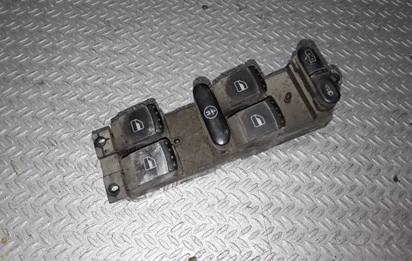 Volkswagen PASSAT B5.5 Electric window control switch 1J4959857