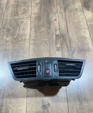 Mercedes-Benz E C207 W207 Dash center air vent grill A2078300054