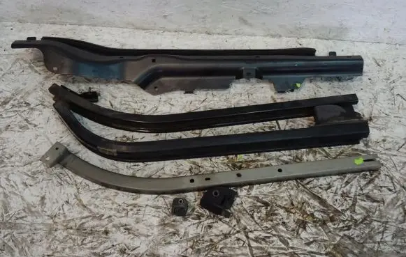 Peugeot Partner Front door hinge set 