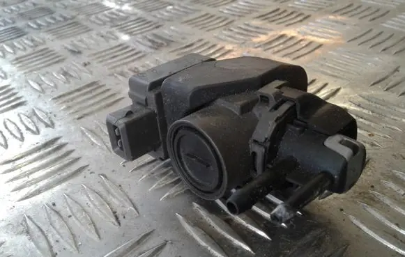 Renault Megane III Turbo solenoid valve 149568021R