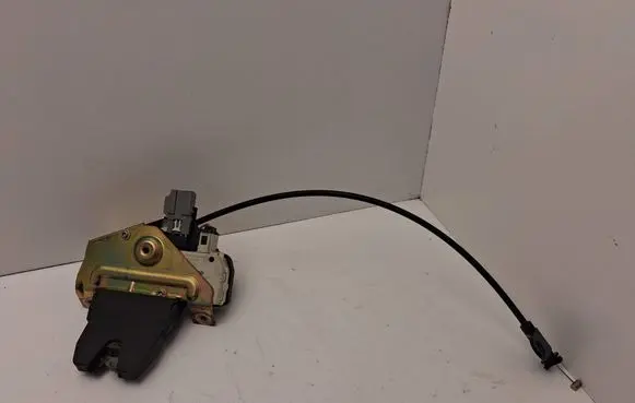 Volvo S60 Rear door lock 13514 8679694 78900Z