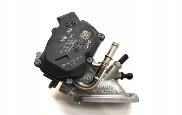 Volkswagen Golf VII Throttle valve 04L128063N