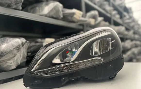 Mercedes-Benz E W212 Headlight/headlamp A2128204939 1EX01106675
