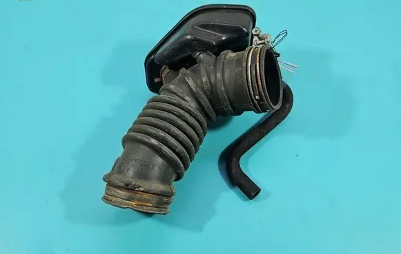 Intake resonator