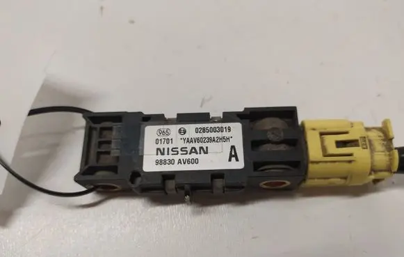 Nissan Primera Airbag deployment crash/impact sensor 0285003019 YAAV60239A2H5H 98830AV600