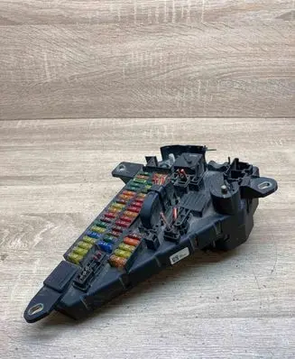 BMW 5 E60 E61 Fuse module 6906618 690661805