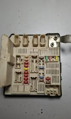 Dacia Sandero Fuse module 8200481866 S5292