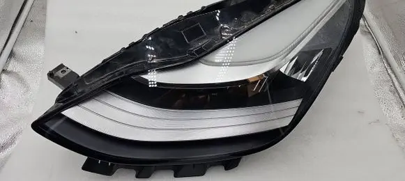 Tesla Model 3 Headlight/headlamp 107737550B