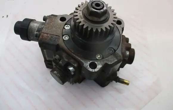 Renault Trafic III (X82) Fuel injection high pressure pump 0445010406 R9M450
