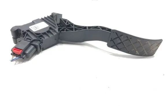 Volkswagen Golf VII Accelerator throttle pedal 5Q1723503K