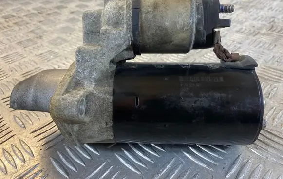 Opel Astra J Starter motor 55570445