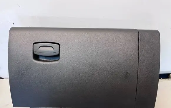 Renault Kadjar Glove box set 685005747R 685002635R 00175316