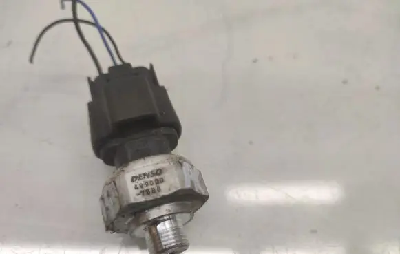Air conditioning (A/C) pressure sensor