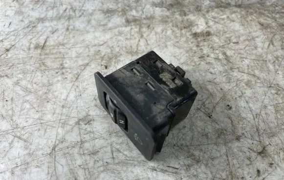 Mitsubishi Pajero Sport I Headlight level height control switch