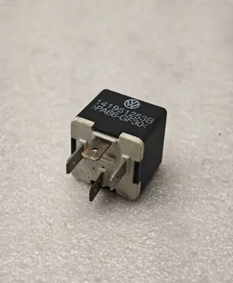 Volkswagen Golf IV Other relay 141951253B
