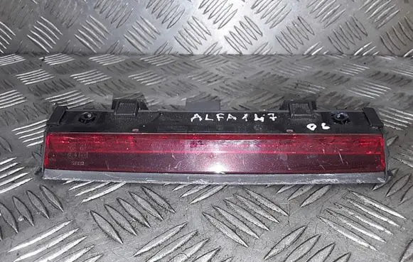 Alfa Romeo 147 Rear/tail lights 46743133