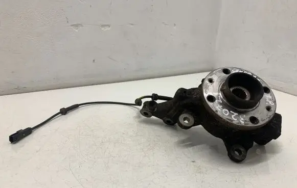 Dacia Sandero Front wheel hub 