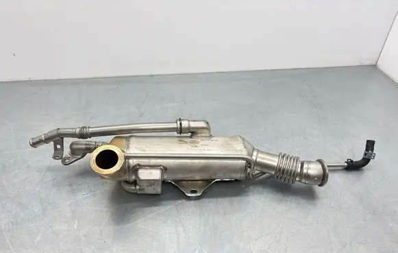 Land Rover Defender EGR valve cooler K6D39F464BD