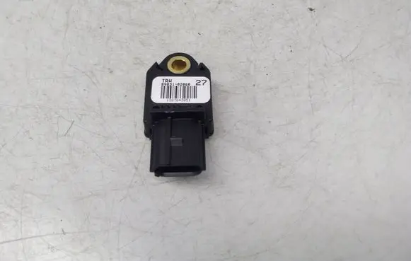 Toyota Auris 150 Airbag deployment crash/impact sensor 8983102060
