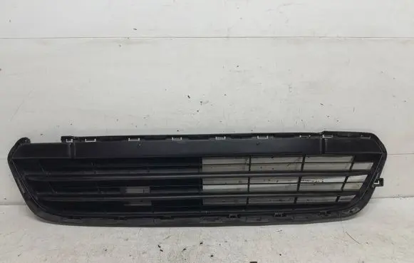 Peugeot 108 Front bumper lower grill 531120H120