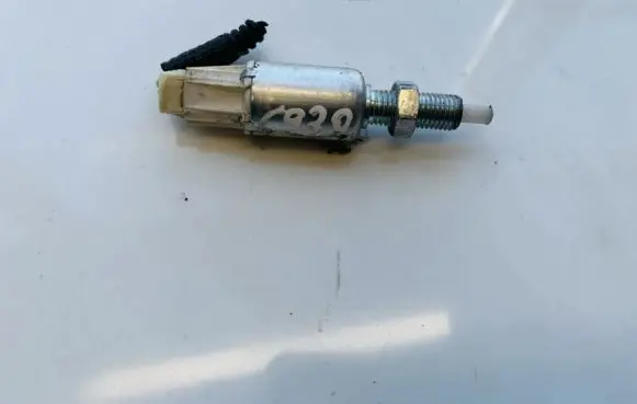 Lexus IS 220D-250-350 Brake pedal sensor switch
