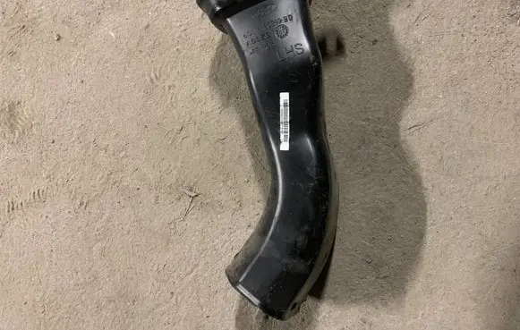 Ford Transit Air intake duct part 6C1118C299BD