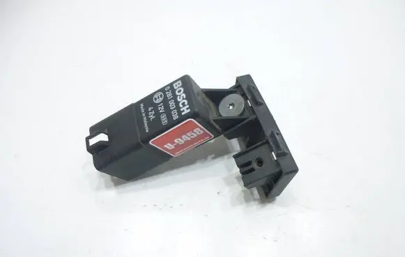 Volkswagen Golf Plus Glow plug pre-heat relay 038907281D