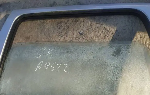 Opel Agila A Rear door window glass as2
