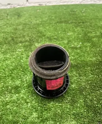 Rear air vent grill