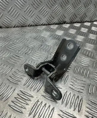 Hyundai Santa Fe Rear door lower hinge 010078