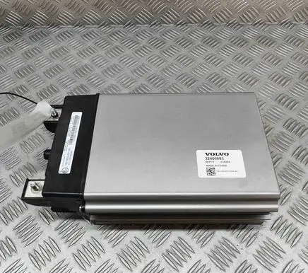 Volvo XC40 Hybrid / electric car battery 32400883