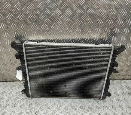 Land Rover Defender Coolant radiator 6431101E PCC001020