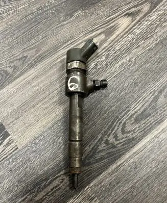 Opel Zafira B Fuel injector 0445110165