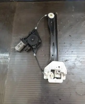 Mini Cooper Countryman R60 Rear window lifting mechanism without motor 9800635