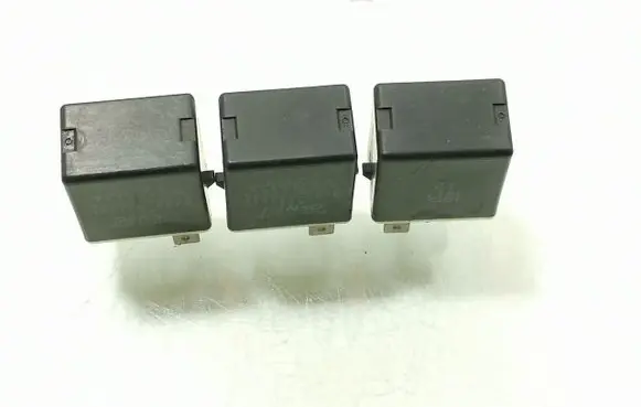 Toyota RAV 4 (XA20) Other relay 90987-02012 156700-0870