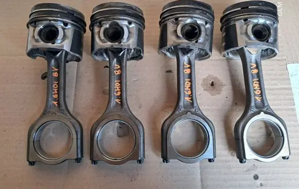 Peugeot 3008 I Piston with connecting rod 9H05