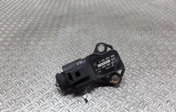 Volkswagen Touran I Air pressure sensor 0281002399 038906051B
