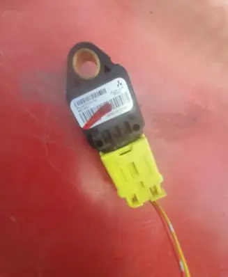 Citroen C-Crosser Airbag deployment crash/impact sensor