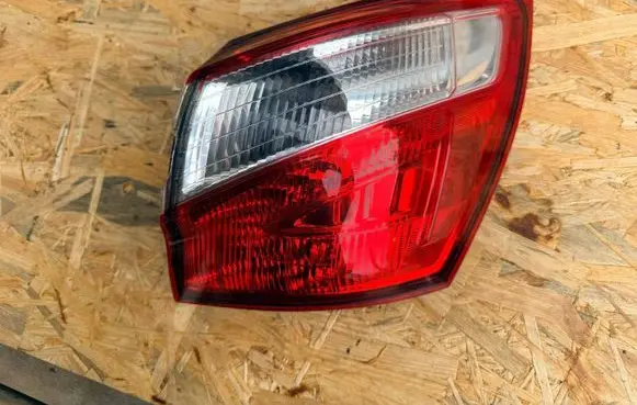 Nissan Qashqai+2 Rear/tail lights 26550BR00A 26550BR50A