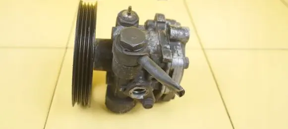 Suzuki Grand Vitara II Power steering pump M16A
