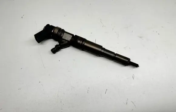 BMW 5 E60 E61 Fuel injector 7794435 0445110209