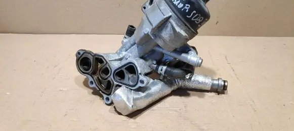 Peugeot 508 II Oil filter mounting bracket