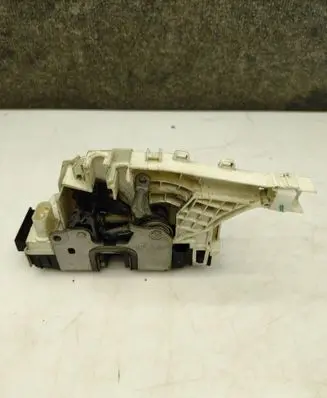 Mercedes-Benz Sprinter W906 Front door lock A9067201435 45111168 ZGS008