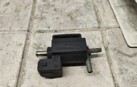 Peugeot 607 Turbo solenoid valve 70058501