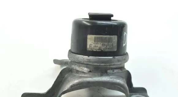 Volvo S80 Engine mount bracket 30793318