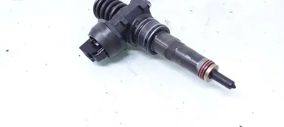 Volkswagen PASSAT B6 Fuel injector 038130073AG 0414720215