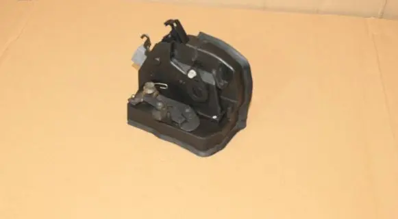BMW X5 E53 Front door lock 8402539