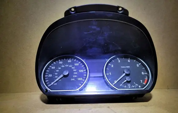 BMW 1 E81 E87 Speedometer (instrument cluster) 1024962